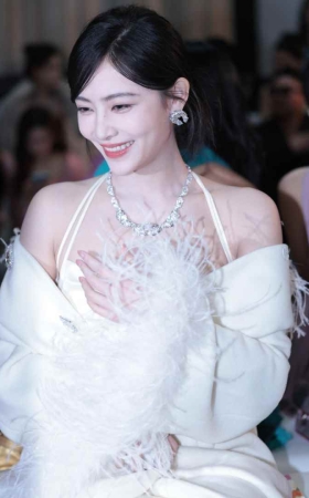 优雅白裙 [96P-944MB]