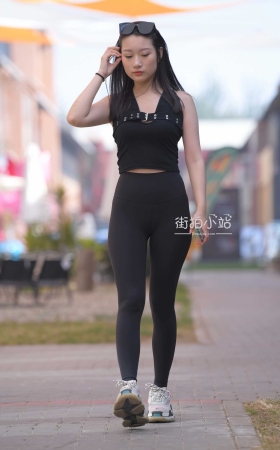 [一只麋鹿专区] 黑色瑜伽裤美女  【图片➕视频】<font color=red> [10P]</font>