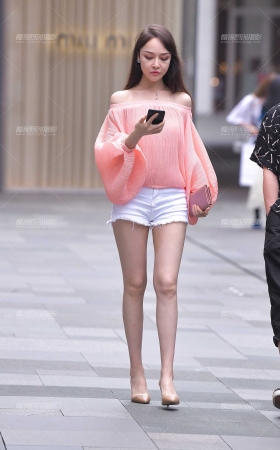 白热裤，大长腿女友 [17P]
