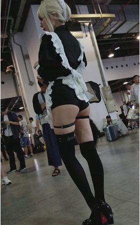 漂亮的coplay女仆小姐姐