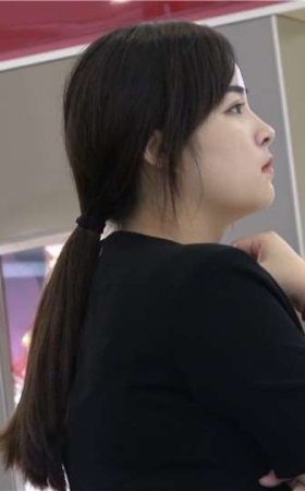 4K 粉嫩脸蛋街怕美足销售美女 [2.74 GB]