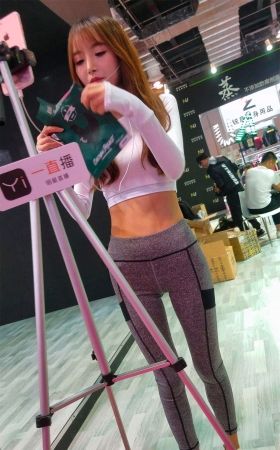 弹力裤小蛮腰一直播网红美女主播在直播