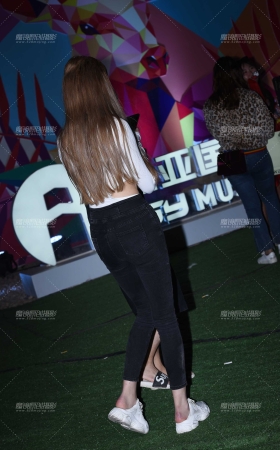 长腿牛仔妹 [15P]