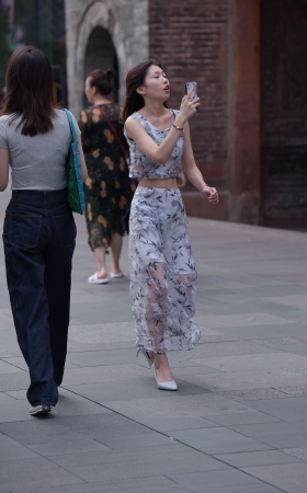 瘦瘦的妹子