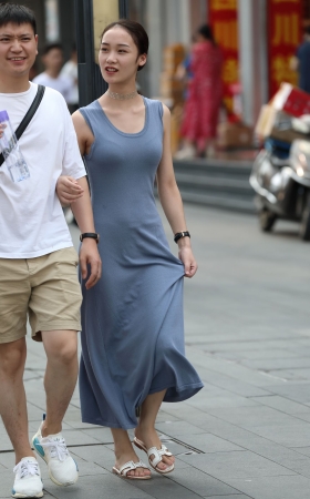 气质长裙美女