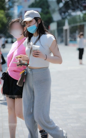 灰裤奶茶妹 [18P]