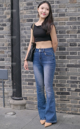 紧牛小妹 [24P]