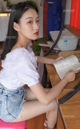 一始街拍作品  做美甲的美女 [644P1V-23.3GB] 