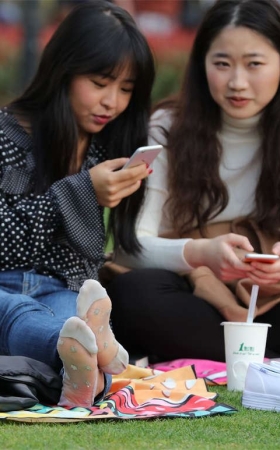 No1683 清纯美少女竟然穿着江湖失传已久的冰丝，更有口味略重的反差 第2套