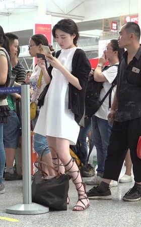 少女无跟站足，视其他长趾嫩足皆为浮云
