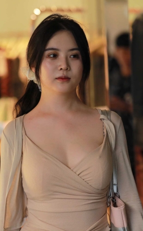 性感紧身包臀裙美女 [27P]