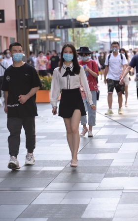 短裙美女