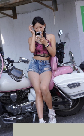 牛仔热裤美女MJ3376
