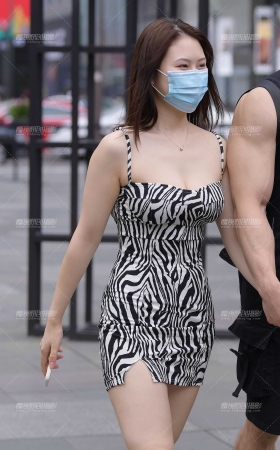 丰满的吊带裙 [15P]