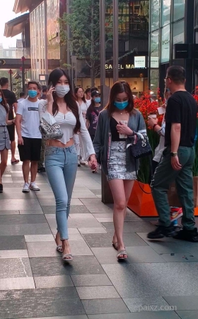 打电话的牛仔妹纸 [172 MB/MP4]