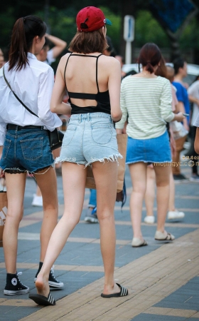 高挑模特修长迷人的背影 [22P]