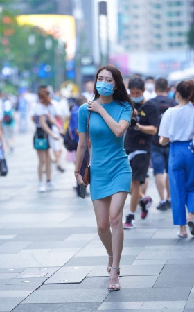 温柔蓝色针织裙