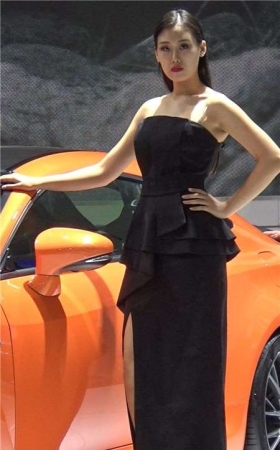性感黑色包臀裙车展美女靓模