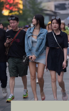 性感的包屯裙美女3A8173[1G]