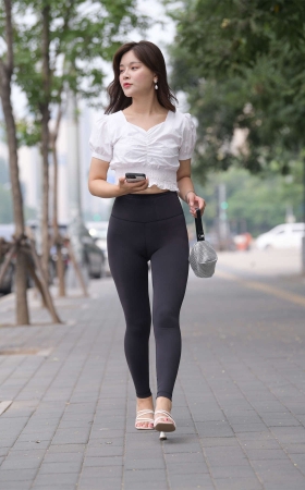 一始街拍作品 性感黑色瑜伽裤