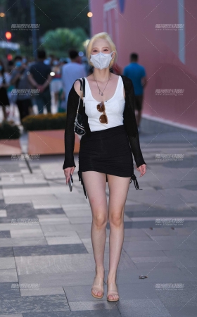 金发美女包臀裙 [19P]