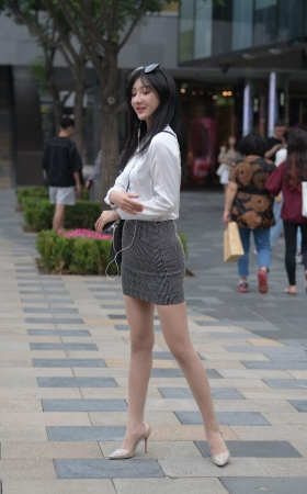 够妩媚吗