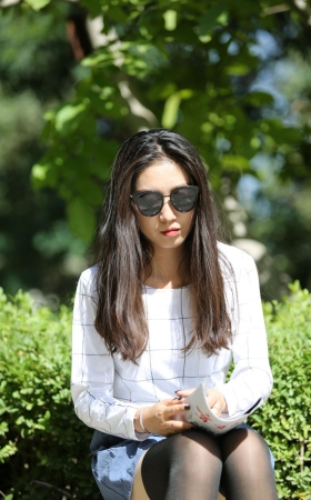 黑丝美女