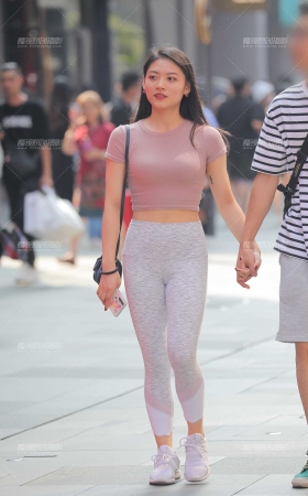 喜爱穿运动装的女友 [23P]