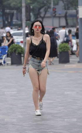 性感美背热裤美女 [14P]