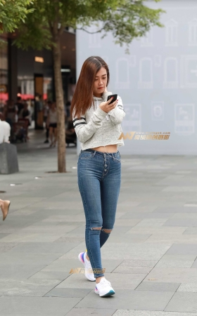 长腿紧牛小妹 [13P]