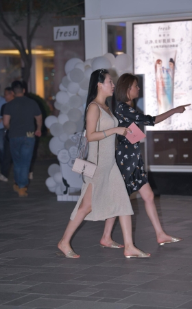 夜拍性感少妇