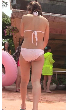 粉色比基尼泳装妹子