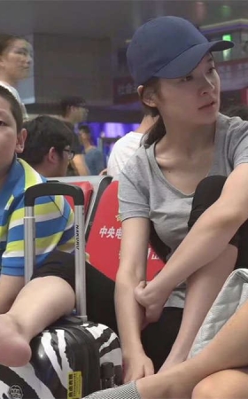搞得女孩有些不知所措