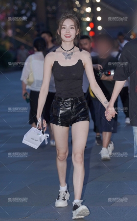 靓丽小姐姐 [17P]