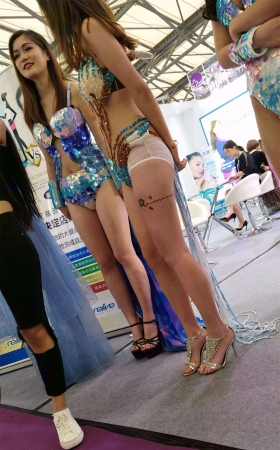 性感大长腿麻豆美女