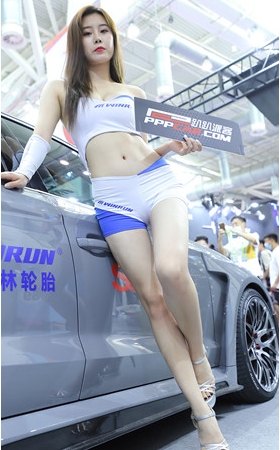 漂亮的车模MM(33P)