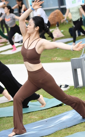 翩翩 [21P]