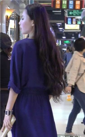 街拍极品黑丝漂亮美女