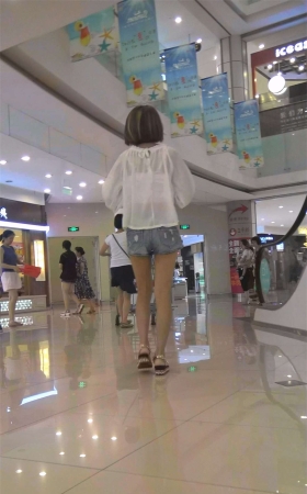 购物中心理发店美女