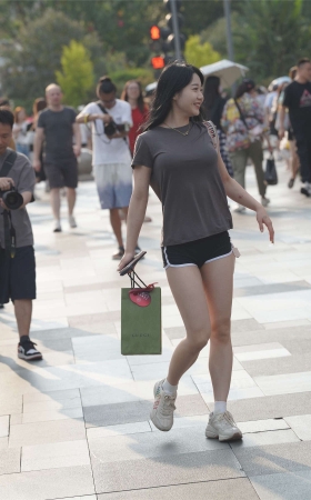 活力甜美女孩