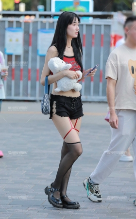 黑色热裤女友 [25P]
