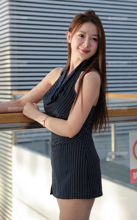 工装短裙美女 [25P]
