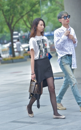 黑丝小妹