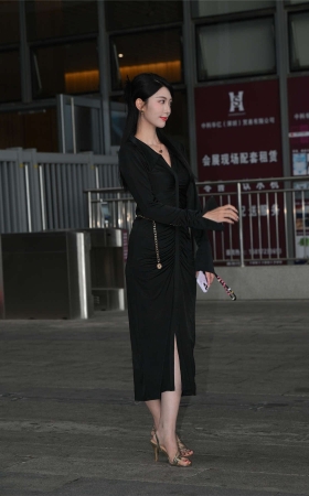 黑色针织长裙