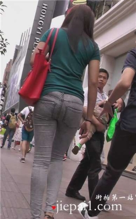 街拍极品紧身美臀灰牛小清新甜美女孩[1.71 GB]