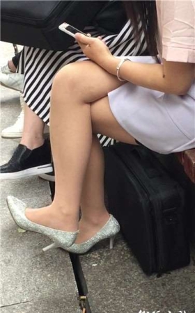 白嫩高跟美腿