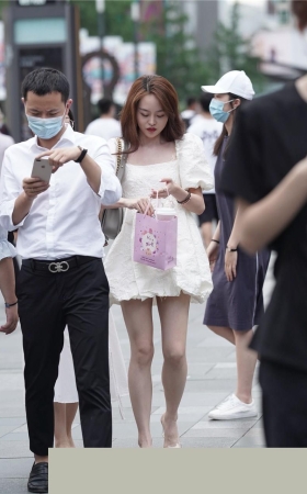 好白嫩的美腿3A2528[331M]