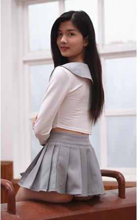 （套图二）灰色短裙女孩(586P)