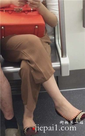 简直美若天仙，仙女下凡，能遇到这样甜美漂亮的美女