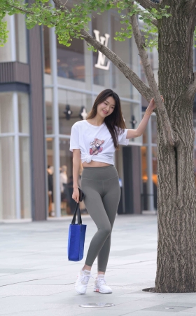 [一始专区] 灰色瑜伽裤美女 【图片➕视频】<font color=red> [12P]</font>
